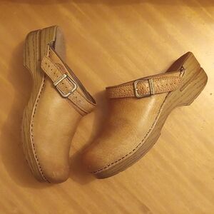 Dansko Ingrid Honey Clogs 38
